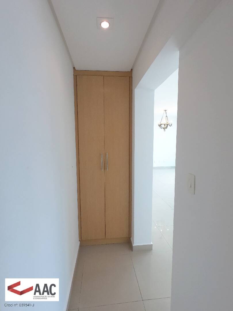 Apartamento para alugar com 3 quartos, 189m² - Foto 14