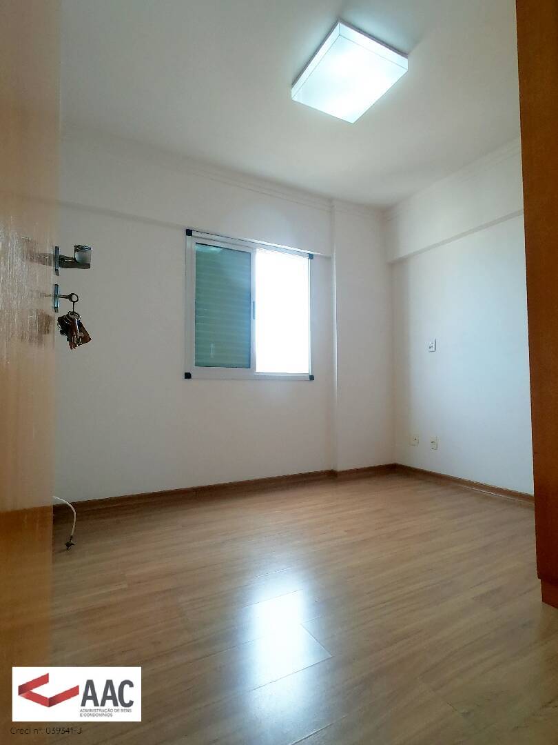 Apartamento para alugar com 3 quartos, 189m² - Foto 28