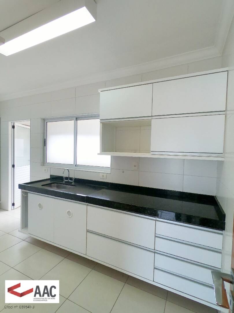 Apartamento para alugar com 3 quartos, 189m² - Foto 32