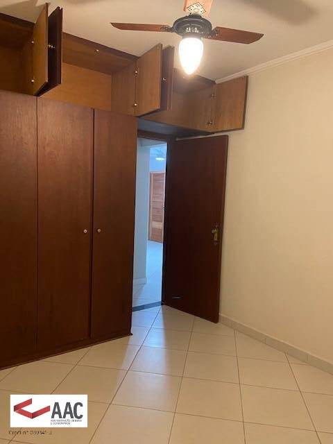 Apartamento para alugar com 2 quartos, 75m² - Foto 15