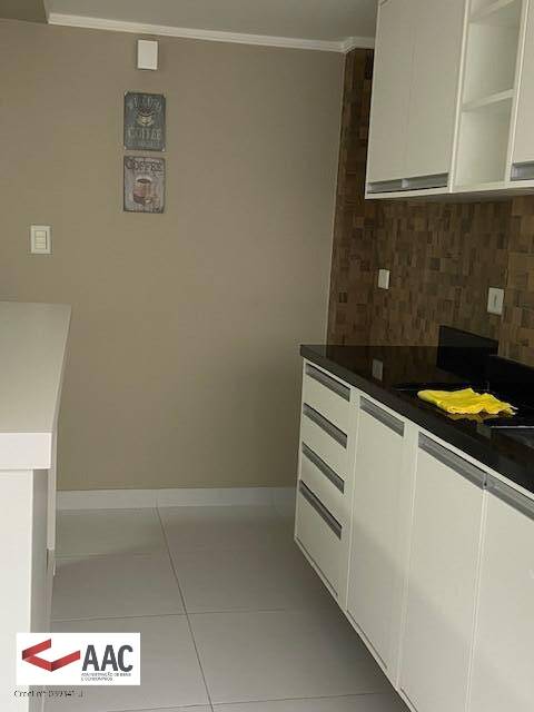 Apartamento para alugar com 2 quartos, 75m² - Foto 21