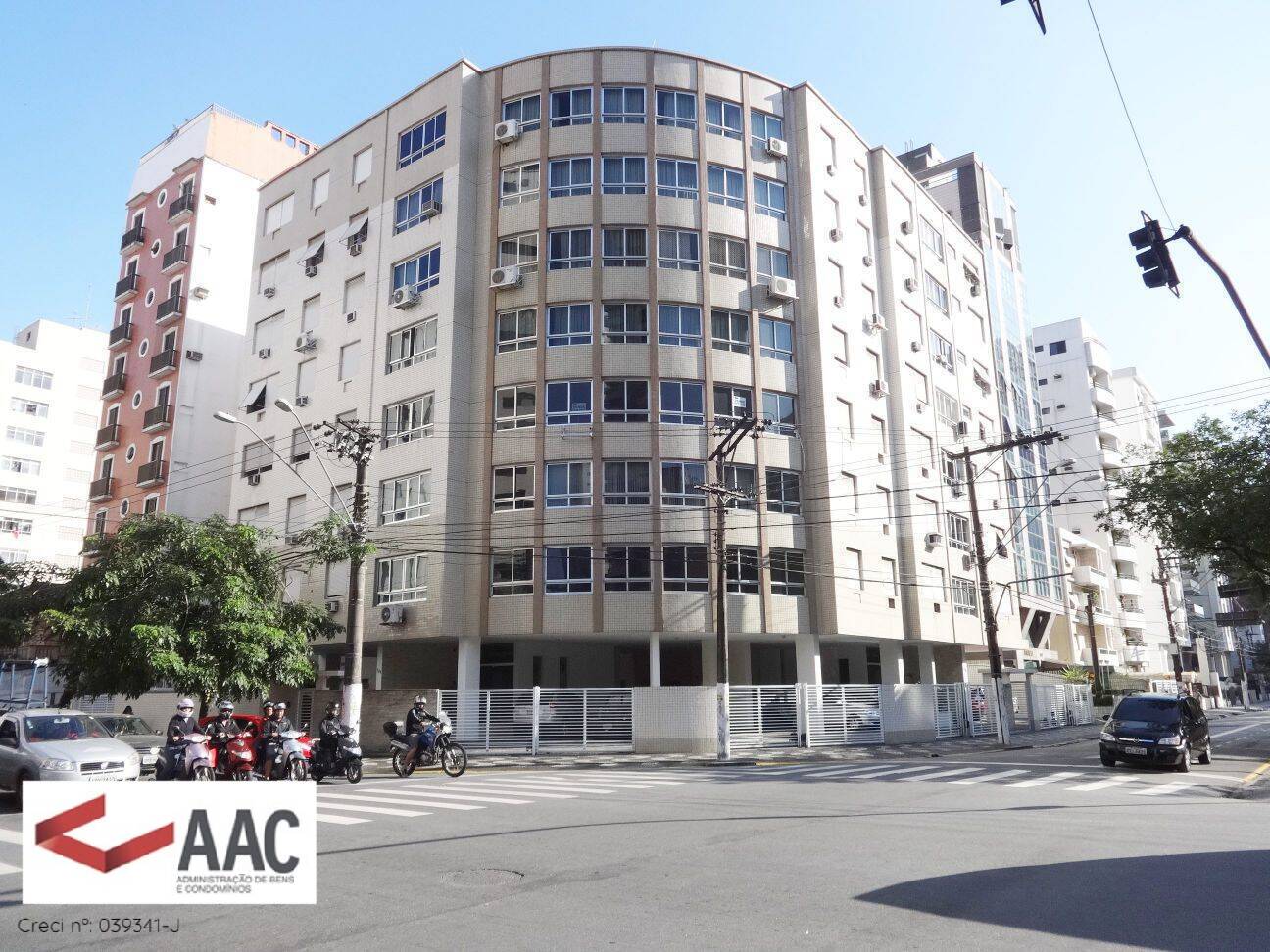 Apartamento à venda com 3 quartos, 211m² - Foto 1