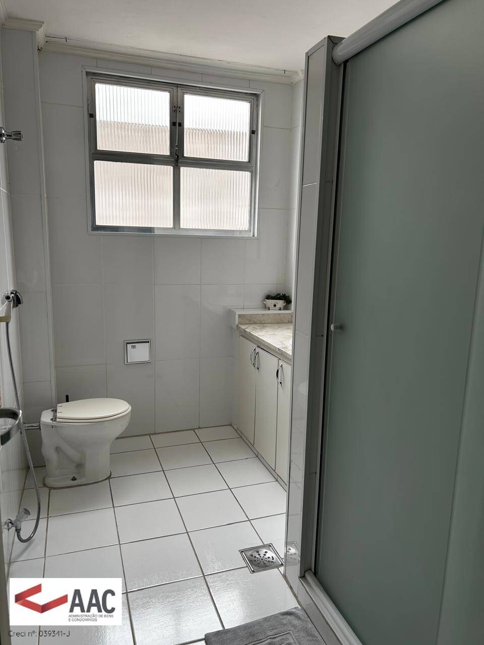 Apartamento para alugar com 3 quartos, 110m² - Foto 13