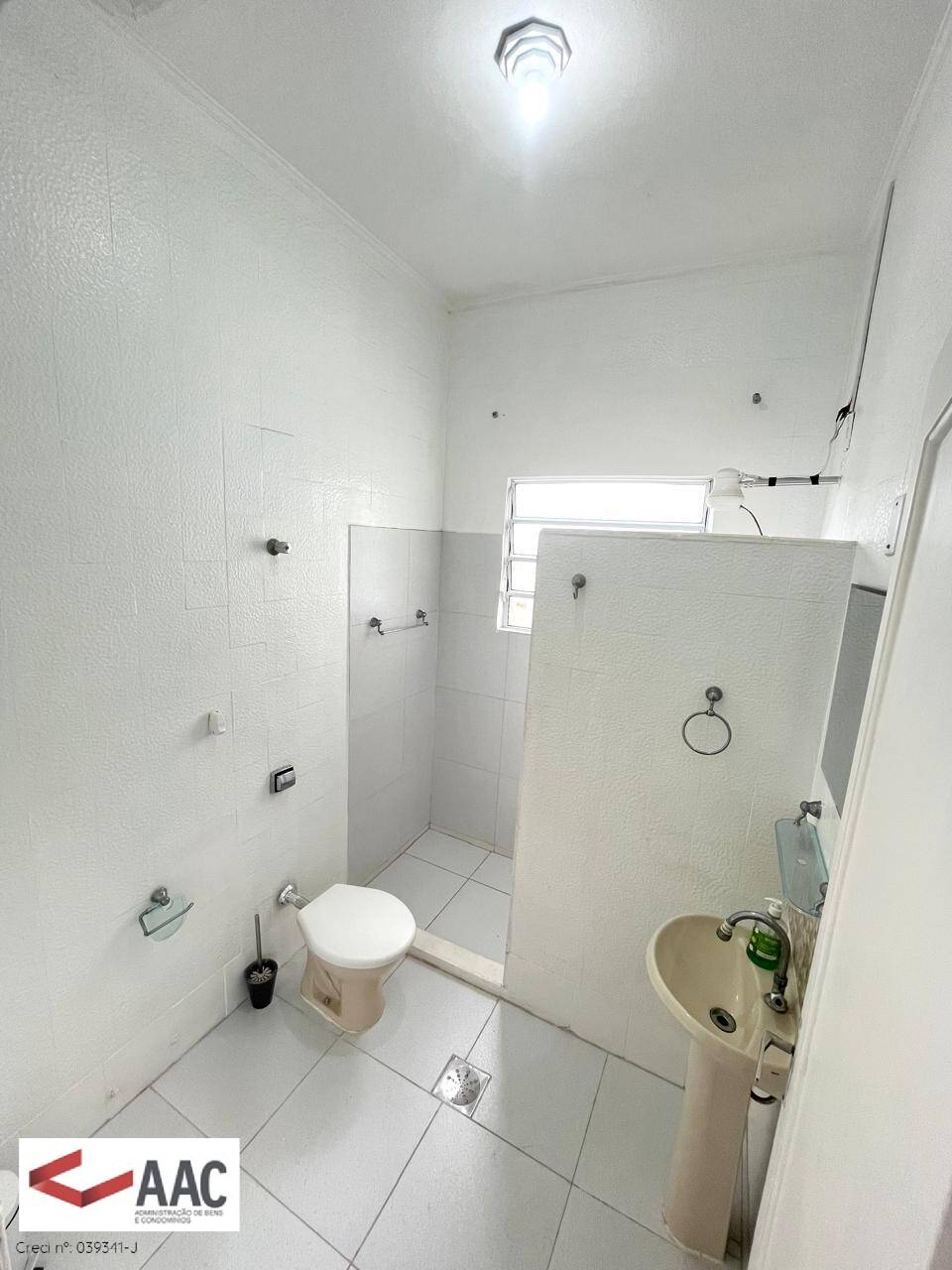 Casa para alugar com 2 quartos, 140m² - Foto 20